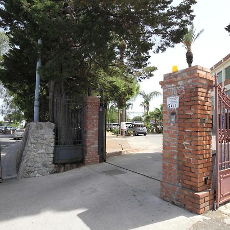 Lady Hill Bed & Breakfast Таормина Екстериор снимка